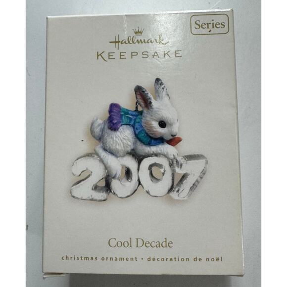 Hallmark Keepsake Ornament COOL DECADE 2007 White Bunny 8th in Series - Picture 1 of 5